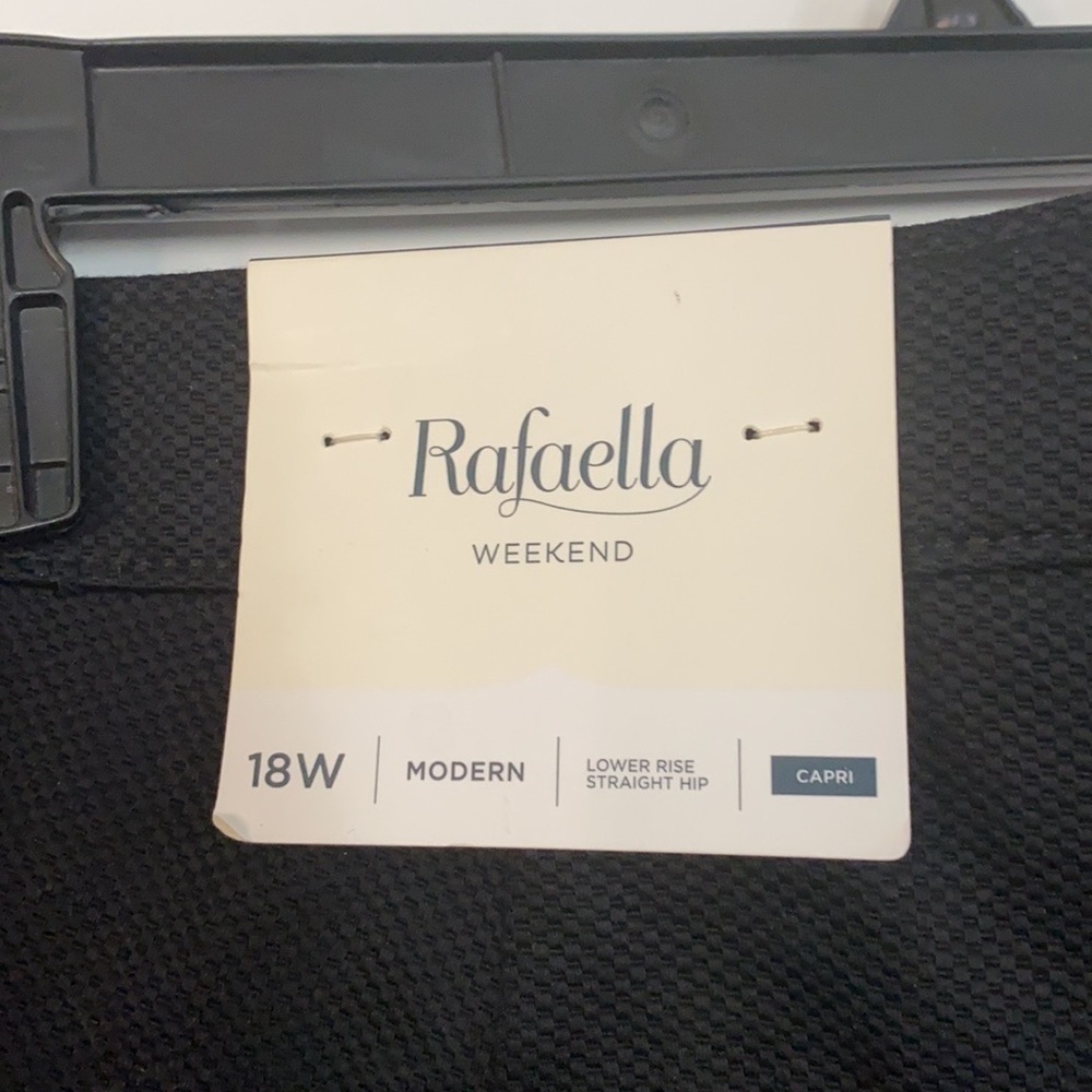 NWT Rafaela Weekend Crop Black Pants Size 18 - Picture 6 of 7